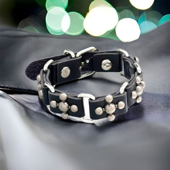 Men’s Soft Leather Rivet Bracelet, new - Picture 5 of 8